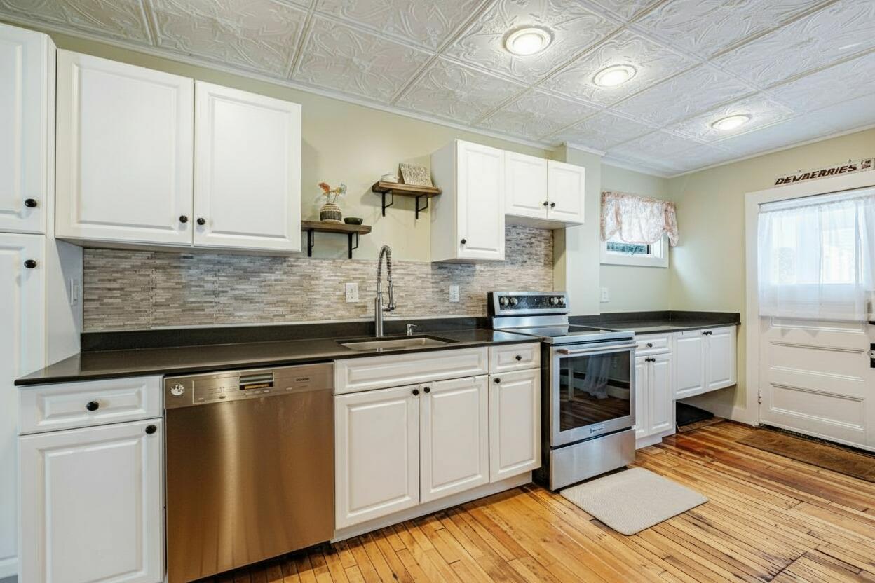 11 Romasco Lane Portland, ME 04101 - Photo 5 of 18 Romasco Kitchen3