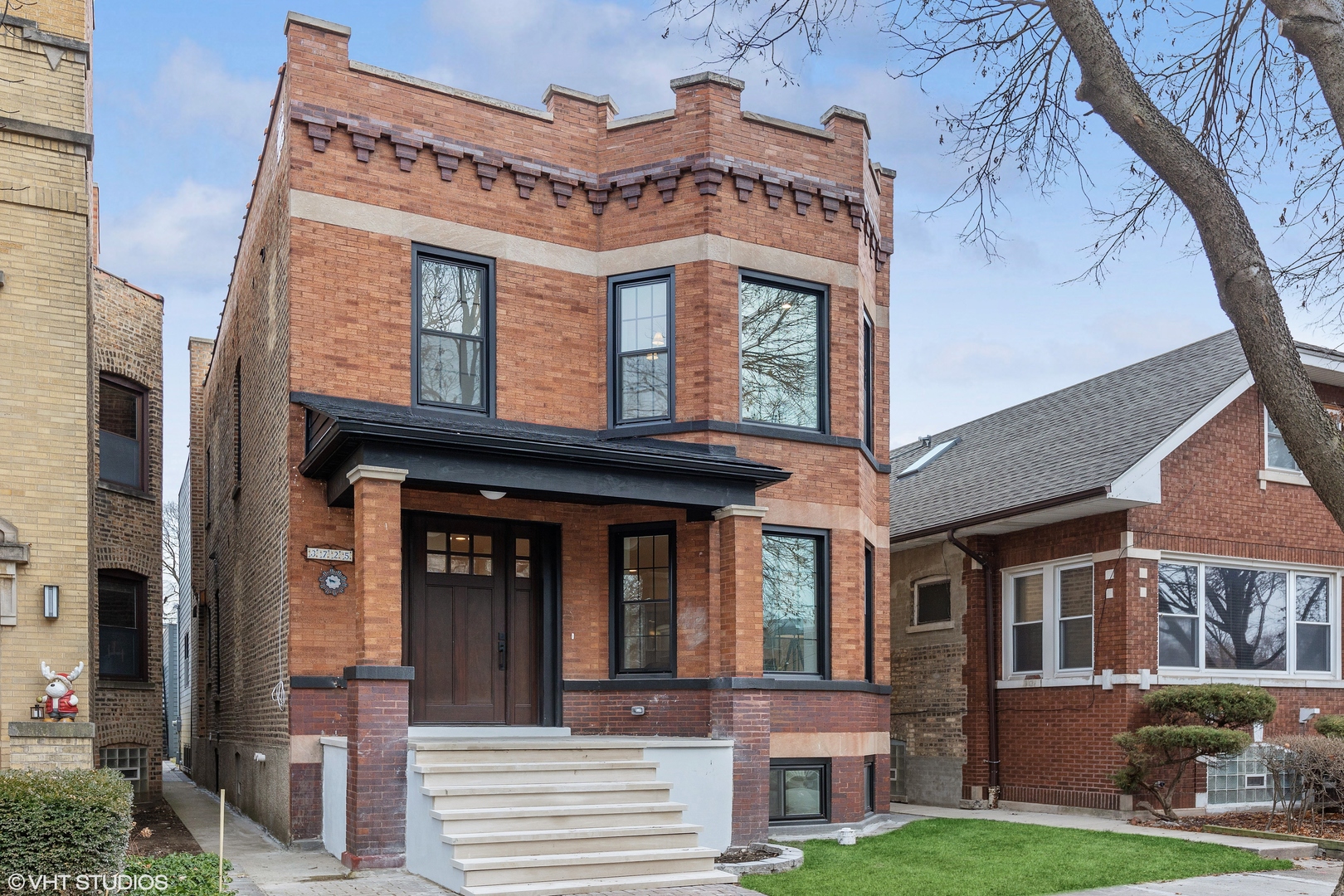 3725 North Oakley Ave  