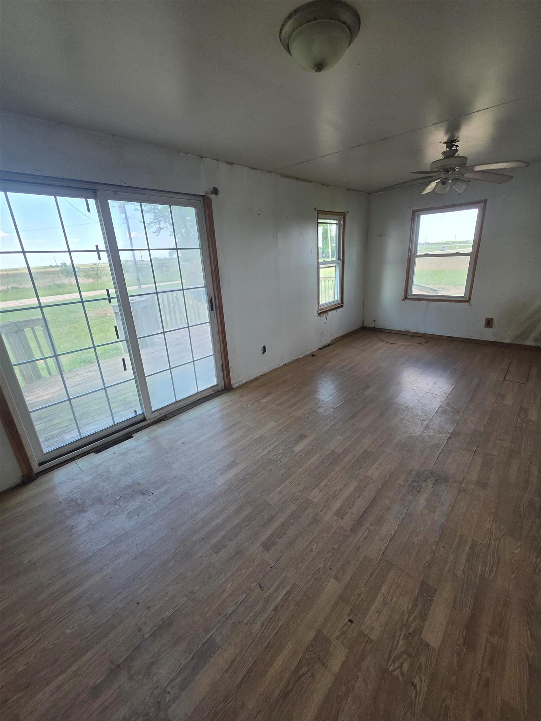 903 Sterling Road Dixon, IL 61021 - Photo 13 of 24 an empty room with windows and closet