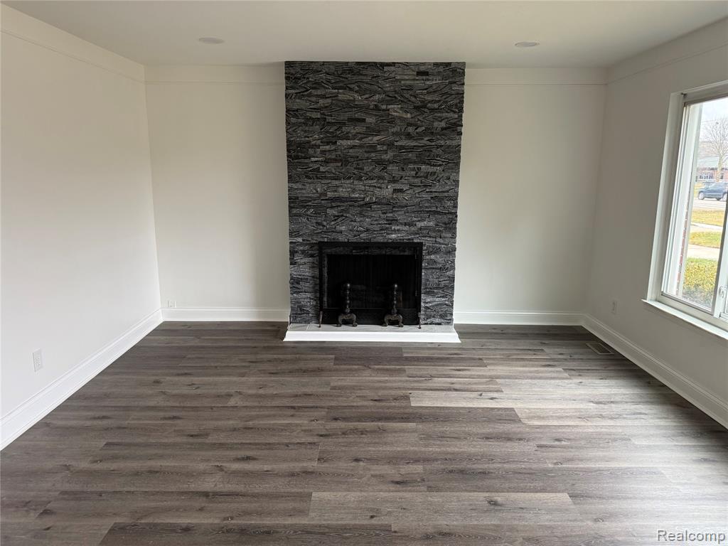 2501 King Road Trenton, MI 48183 - Photo 4 of 19