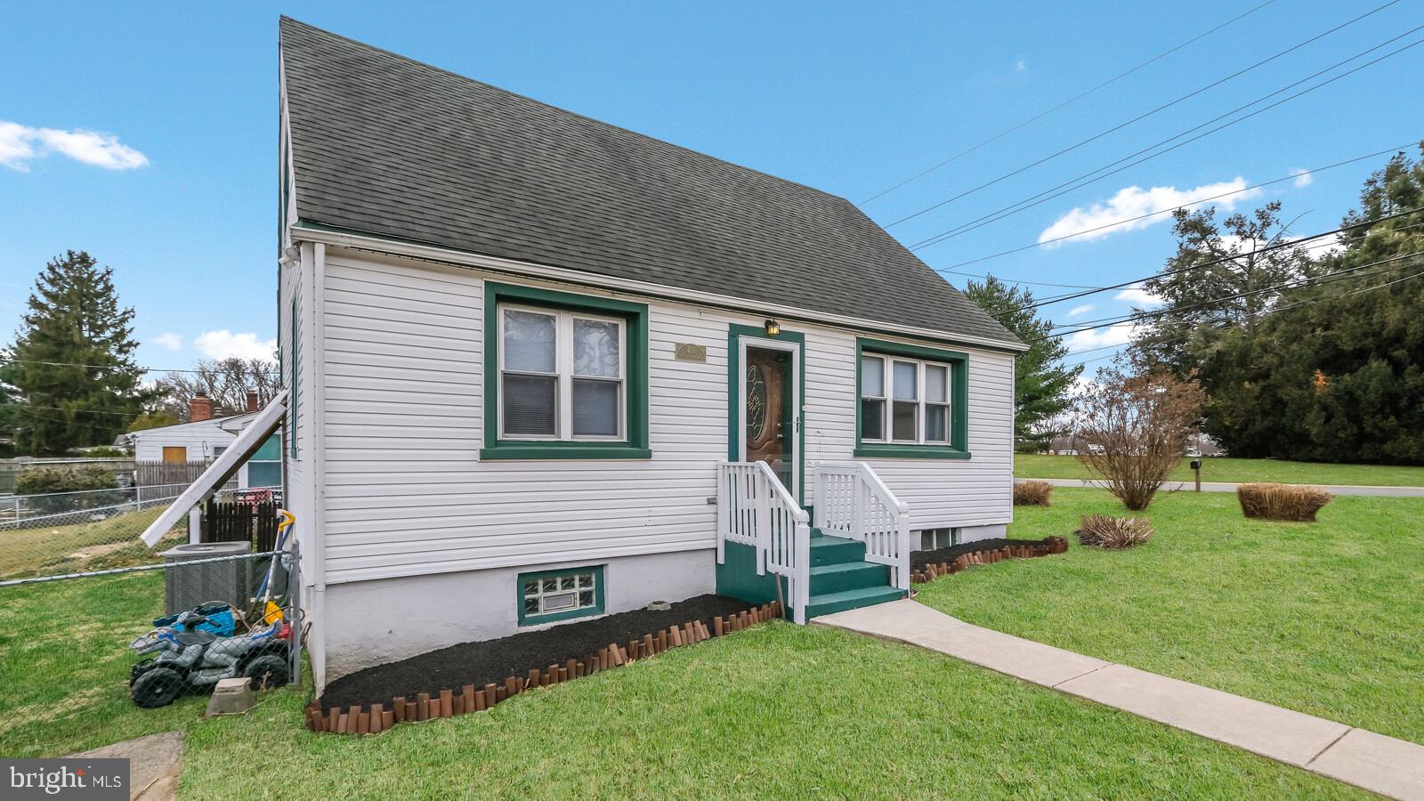 401 Dutton Mill Road Brookhaven, PA 19015 - Photo 2 of 26 Gallery Image 2