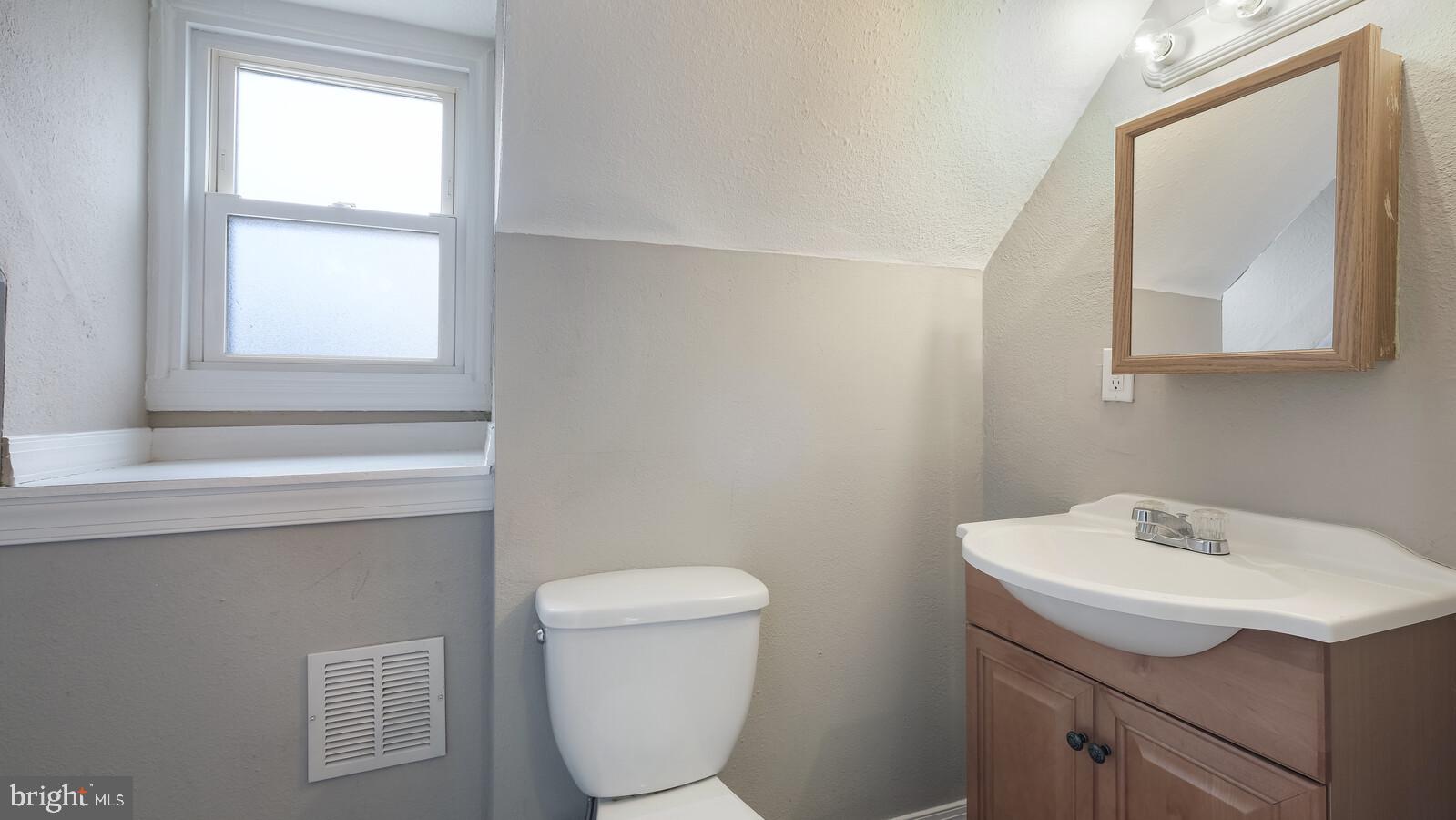 401 Dutton Mill Road Brookhaven, PA 19015 - Photo 18 of 26 Gallery Image 18