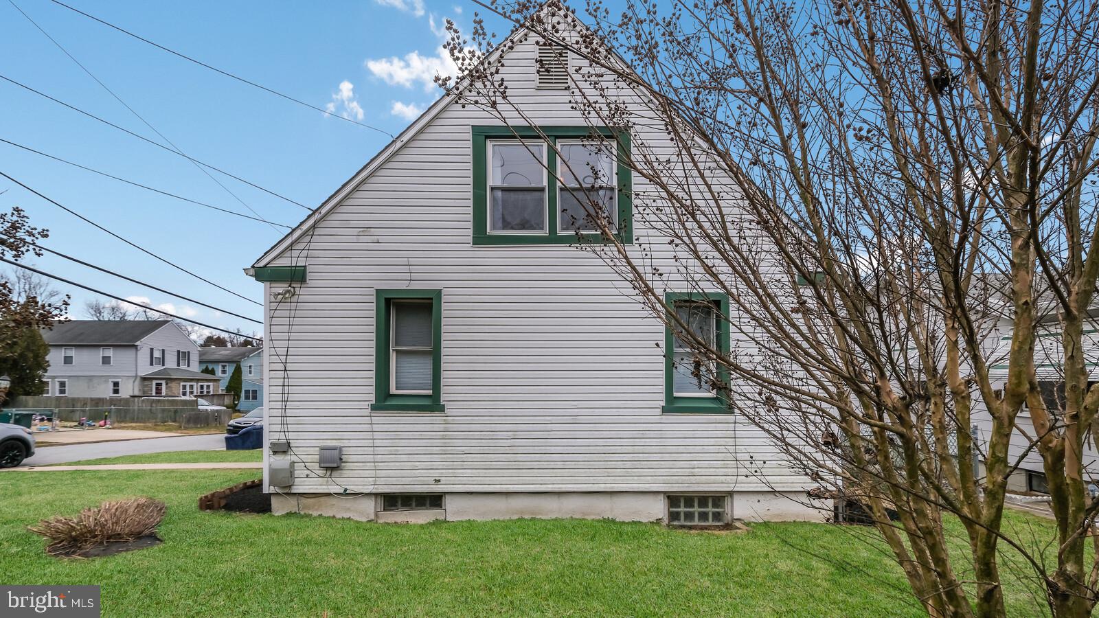 401 Dutton Mill Road Brookhaven, PA 19015 - Photo 4 of 26 Gallery Image 4