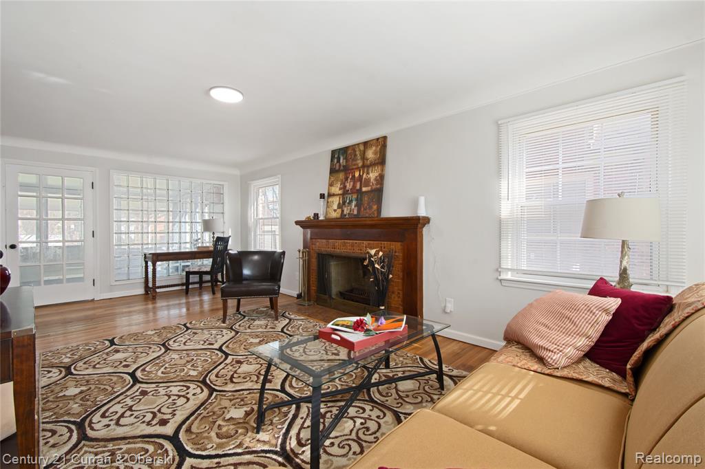 16166 Sunderland Road Detroit, MI 48219 - Photo 4 of 38