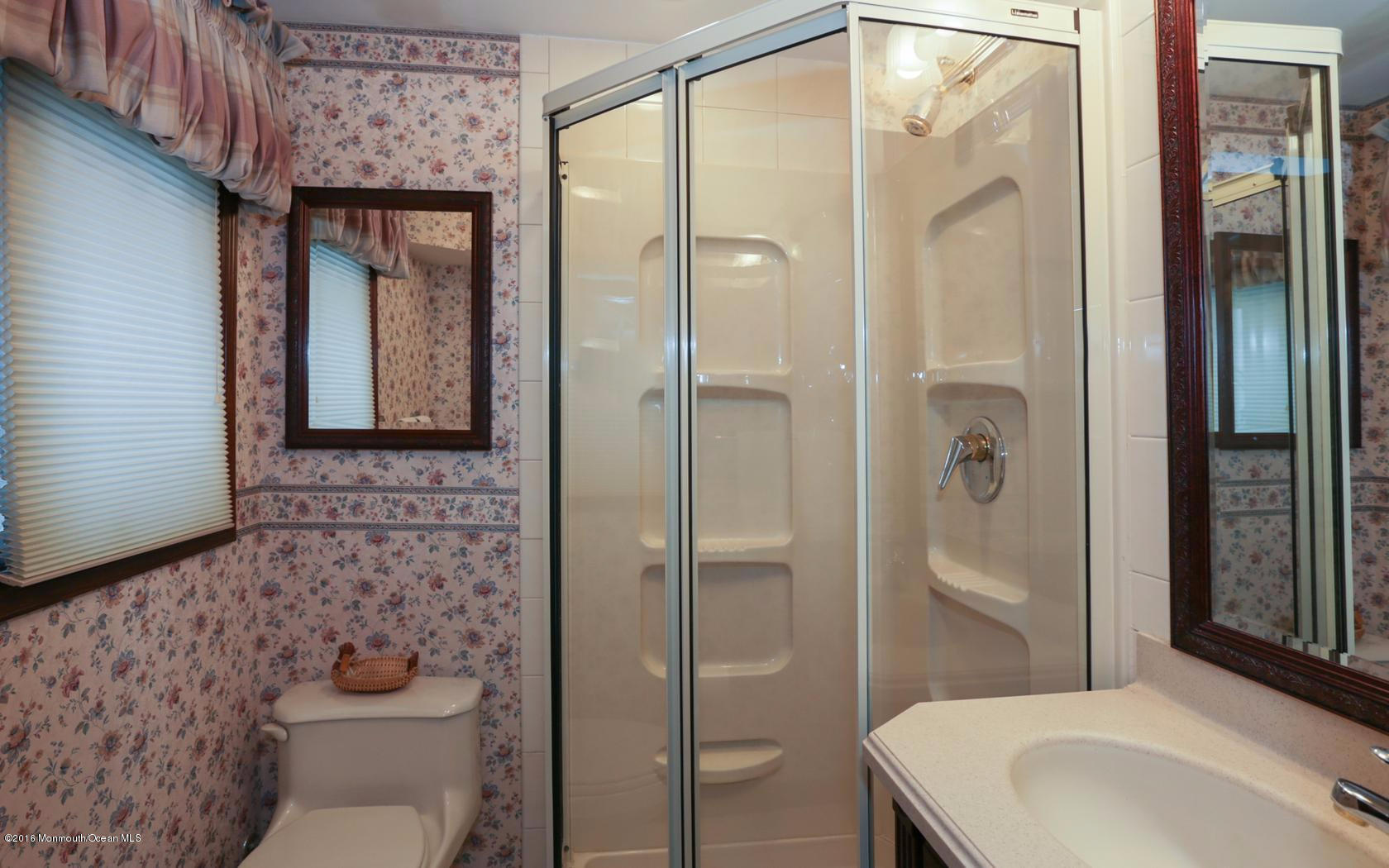 104 Aberdeen Road Aberdeen, NJ 07747 - Photo 21 of 29 Full Bath