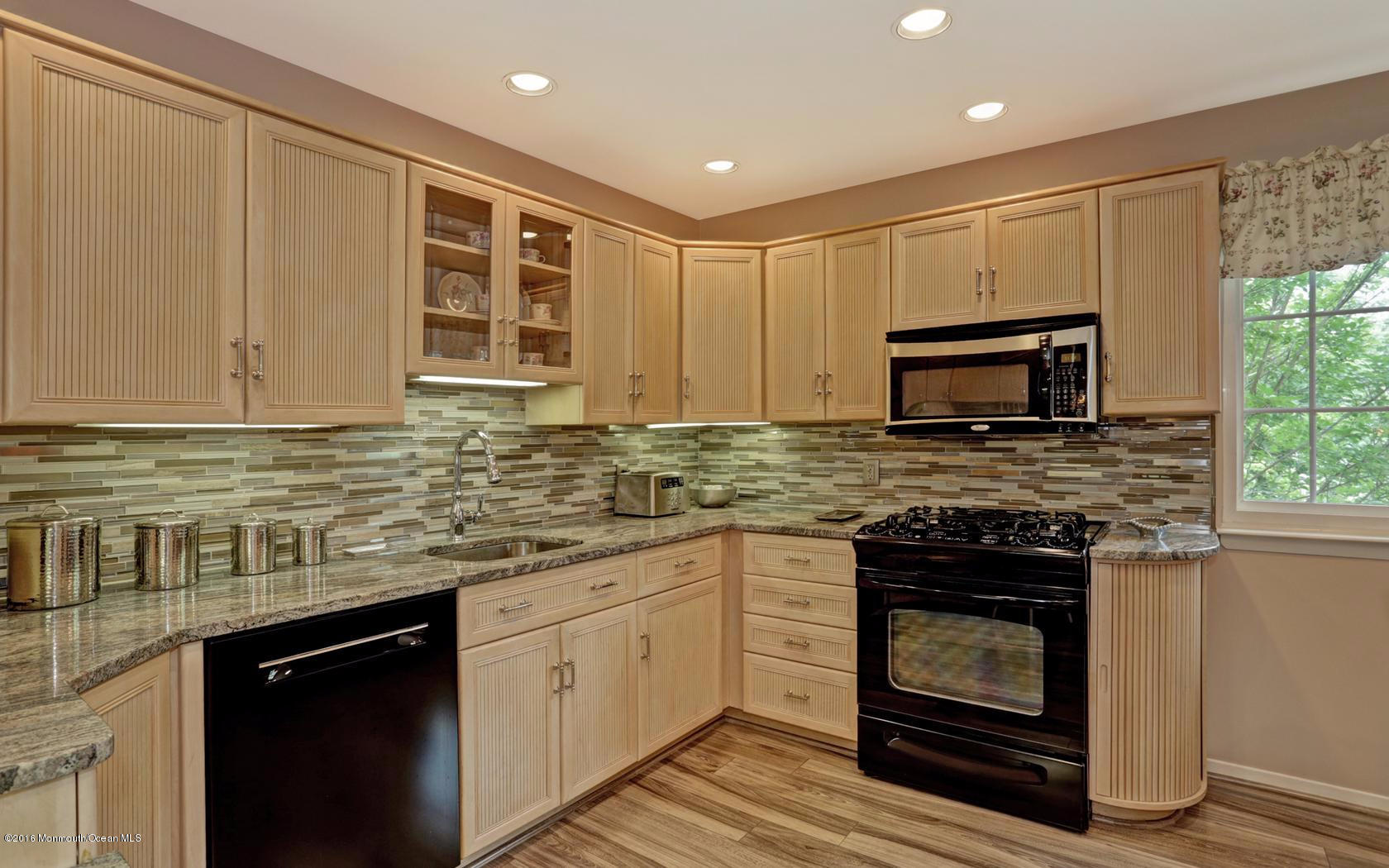 104 Aberdeen Road Aberdeen, NJ 07747 - Photo 10 of 29 Kitchen