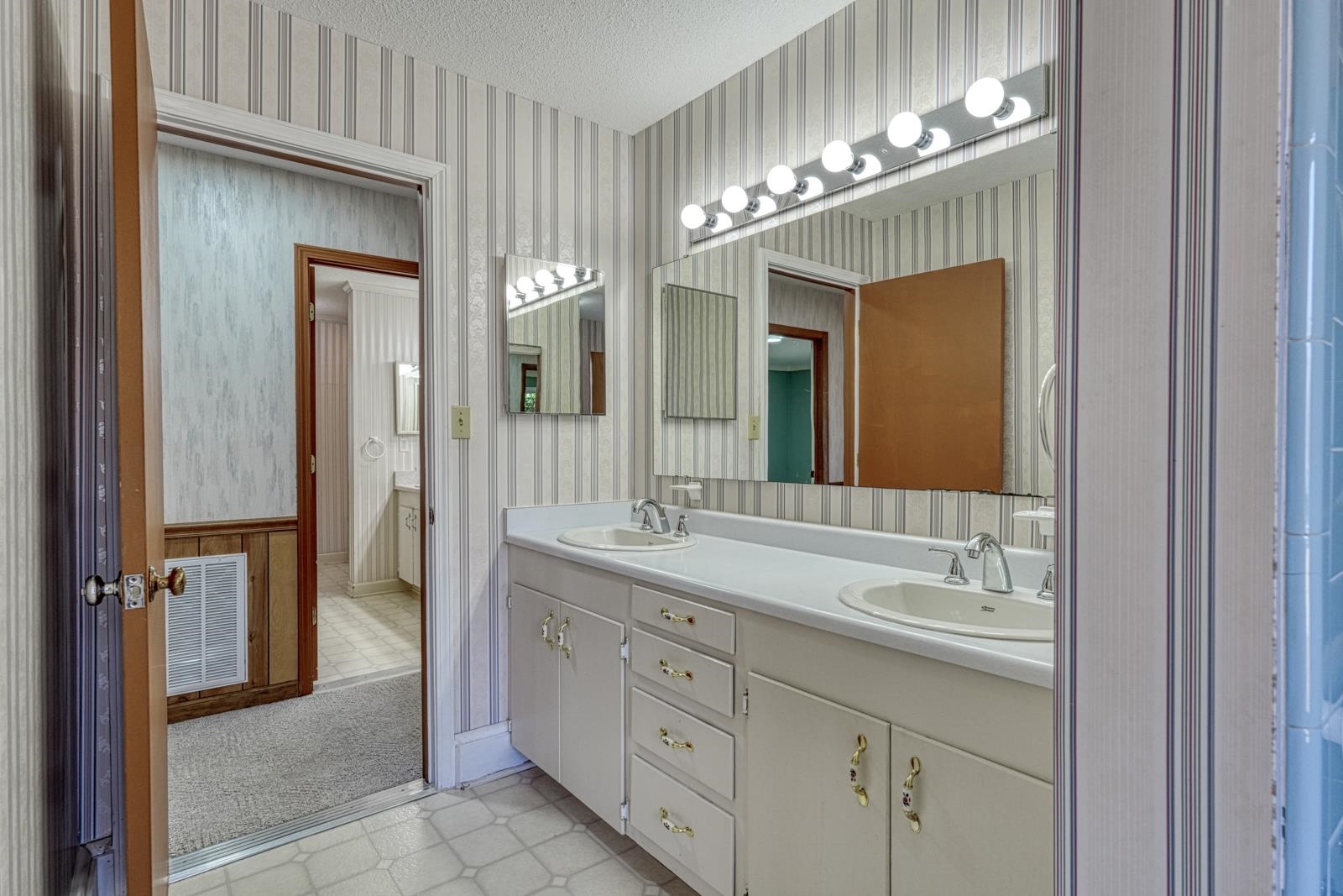 121 State Rd S-42-1630 Spartanburg, SC 29303 - Photo 23 of 35