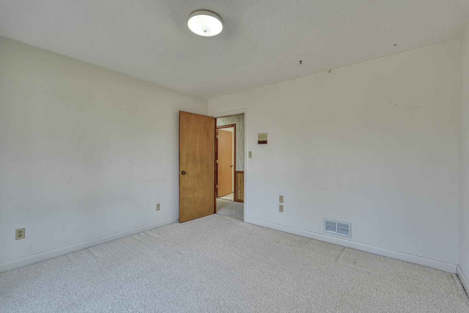 121 State Rd S-42-1630 Spartanburg, SC 29303 - Photo 24 of 35