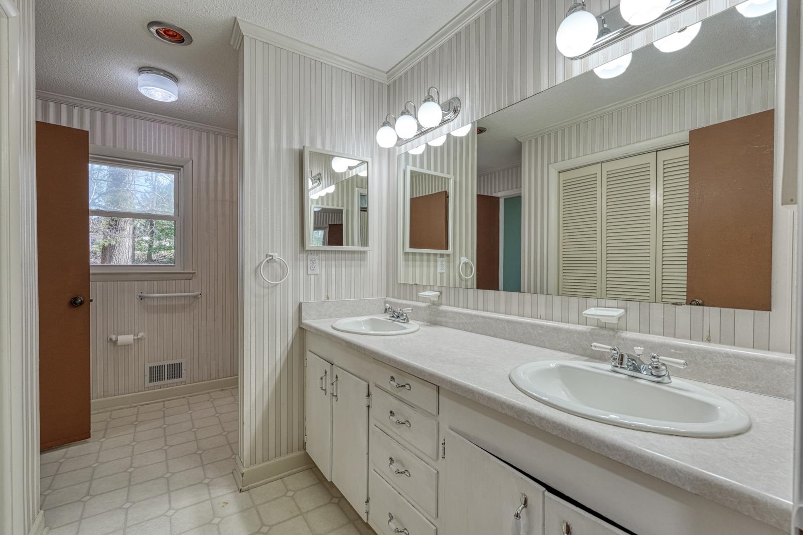 121 State Rd S-42-1630 Spartanburg, SC 29303 - Photo 27 of 35