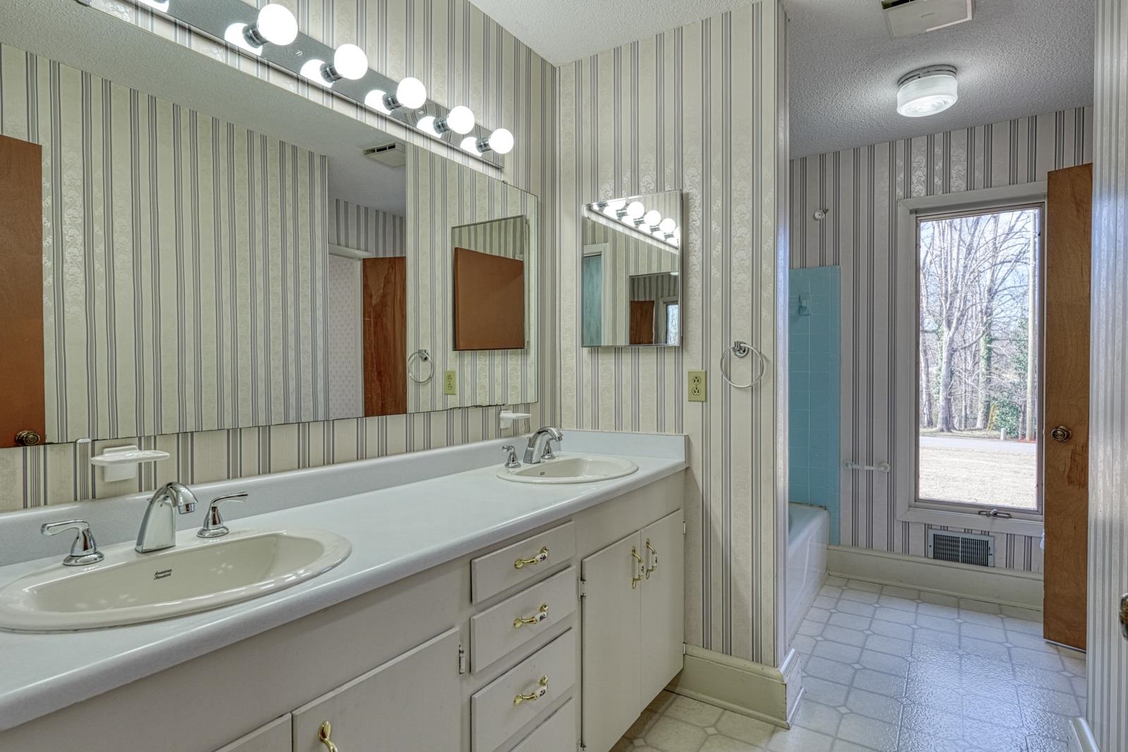 121 State Rd S-42-1630 Spartanburg, SC 29303 - Photo 29 of 35