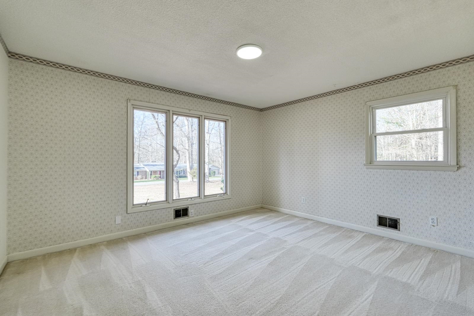 121 State Rd S-42-1630 Spartanburg, SC 29303 - Photo 5 of 35