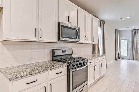 $395,000 | 77 Indian Wells Drive, Manvel, TX 77578