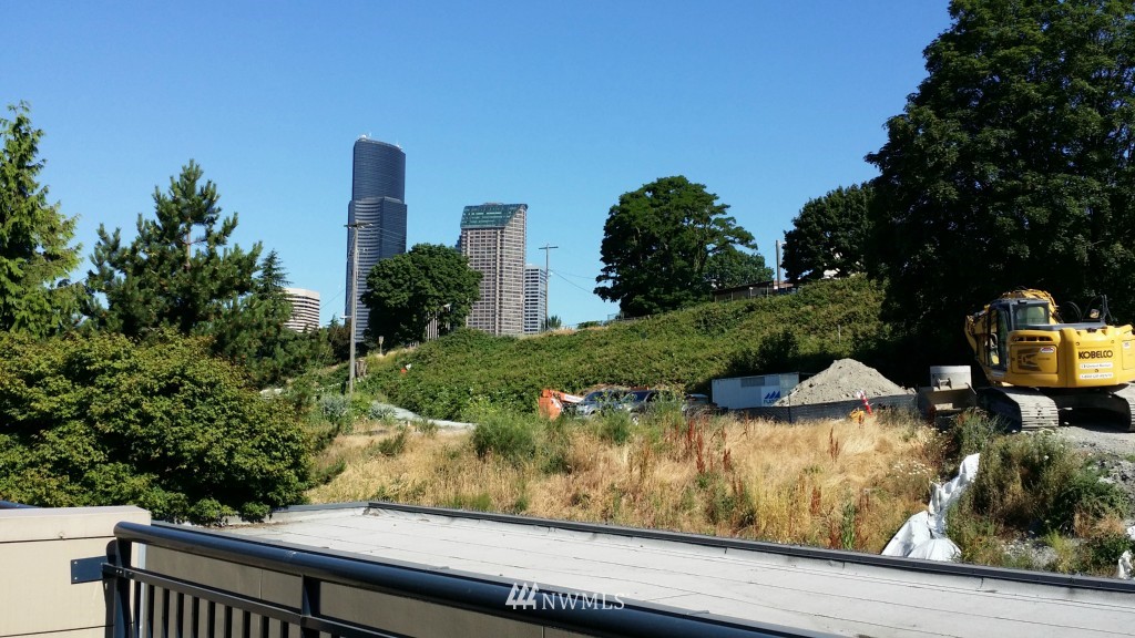 321 10th Avenue South, Unit 618 Seattle, WA 98144 - Photo 2 of 20