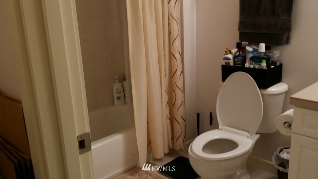 321 10th Avenue South, Unit 618 Seattle, WA 98144 - Photo 12 of 20