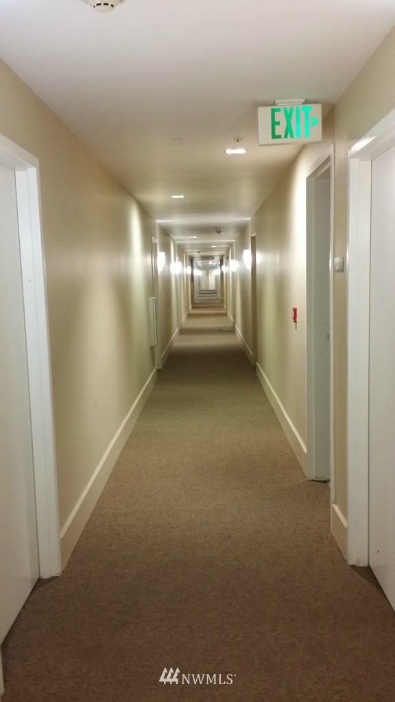 321 10th Avenue South, Unit 618 Seattle, WA 98144 - Photo 14 of 20