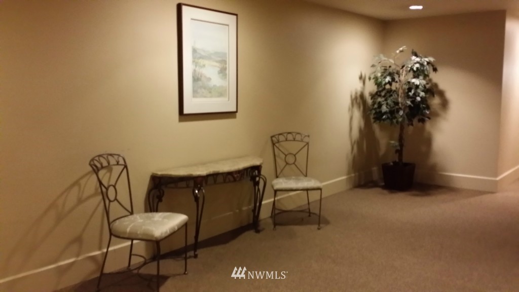 321 10th Avenue South, Unit 618 Seattle, WA 98144 - Photo 15 of 20