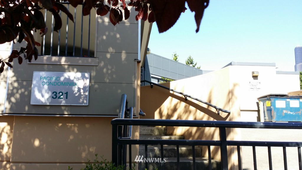 321 10th Avenue South, Unit 618 Seattle, WA 98144 - Photo 19 of 20