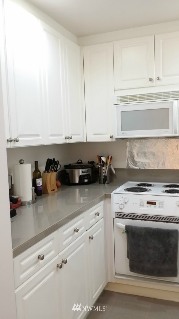 321 10th Avenue South, Unit 618 Seattle, WA 98144 - Photo 8 of 20