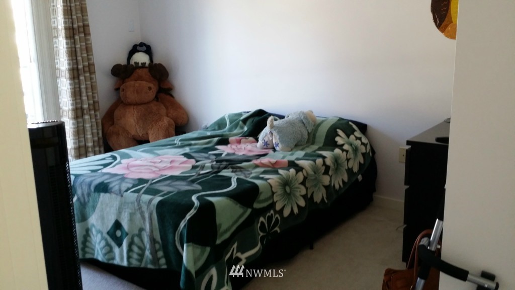 321 10th Avenue South, Unit 618 Seattle, WA 98144 - Photo 9 of 20