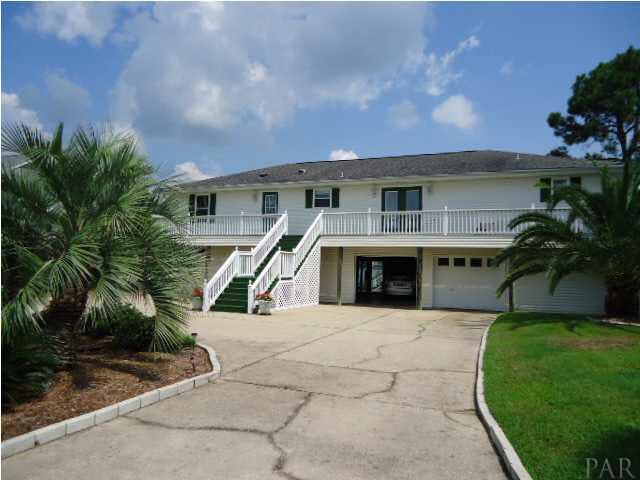 7840 Petersen Point Road Milton, FL 32583 - Photo 2 of 24 Front view.