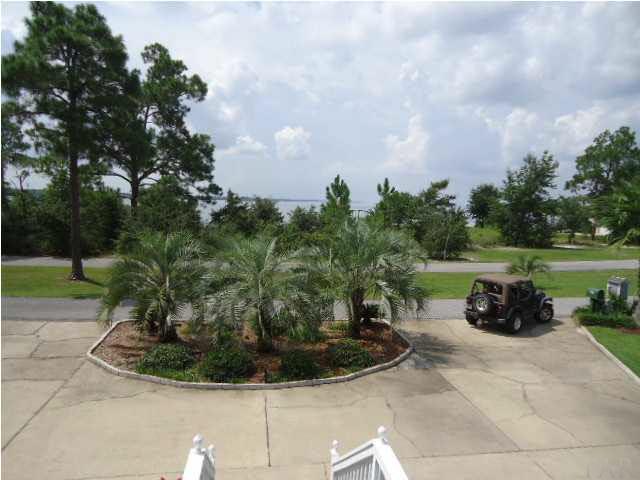 7840 Petersen Point Road Milton, FL 32583 - Photo 23 of 24 View out the front.