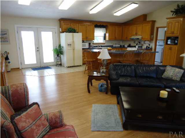 7840 Petersen Point Road Milton, FL 32583 - Photo 3 of 24 Gallery Image 3