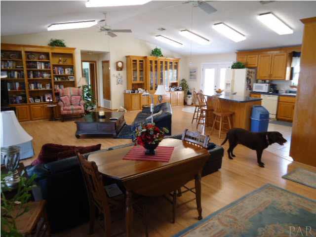 7840 Petersen Point Road Milton, FL 32583 - Photo 4 of 24 Gallery Image 4