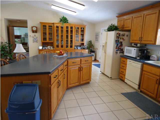 7840 Petersen Point Road Milton, FL 32583 - Photo 5 of 24 Gallery Image 5