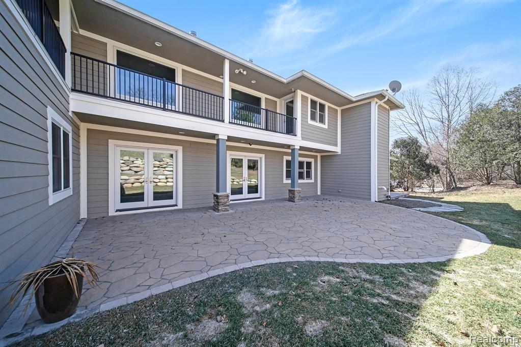 354 Olivewood Court Rochester, MI 48306 - Photo 13 of 77