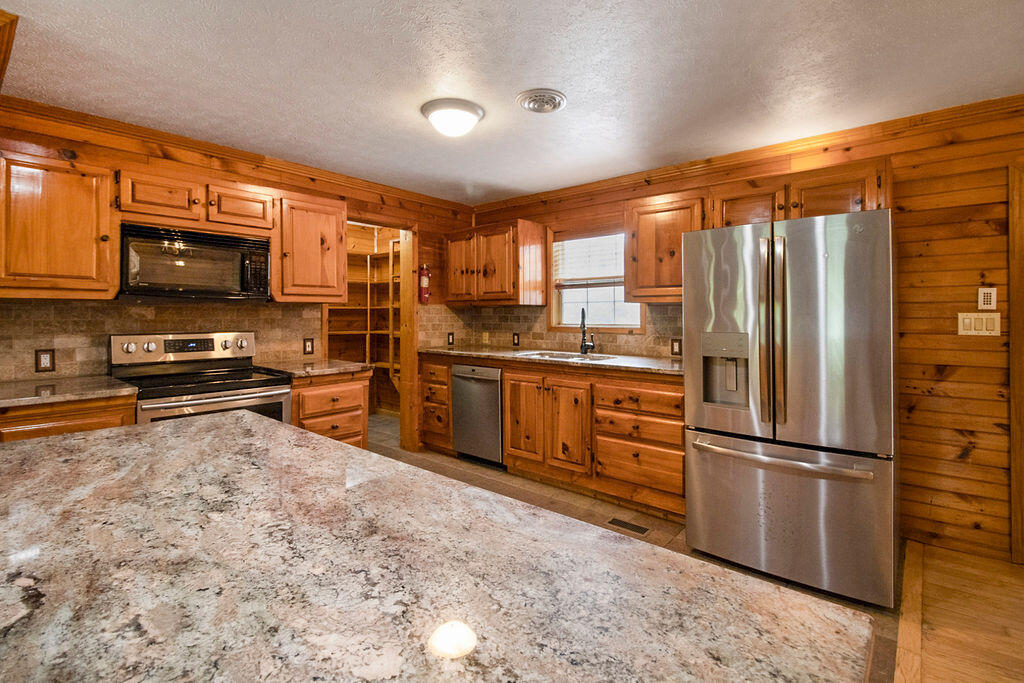 470 Kelly Lane Greeneville, TN 37745 - Photo 10 of 42 039