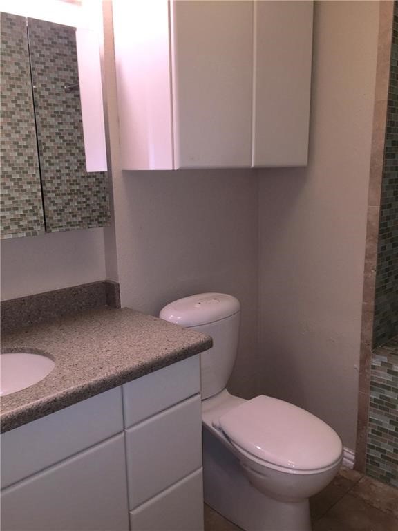 1124 B Reagan Terrace, Unit B Austin, TX 78704 - Photo 13 of 33 Guest Bath