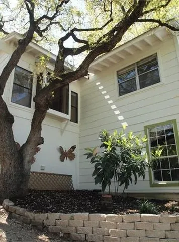 $2,700 | 1124 B Reagan Terrace, Unit B, Austin, TX 78704