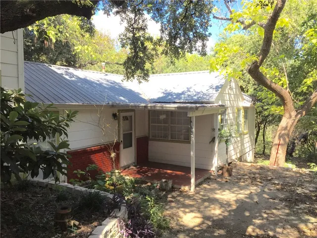 $2,700 | 1124 B Reagan Terrace, Unit B, Austin, TX 78704