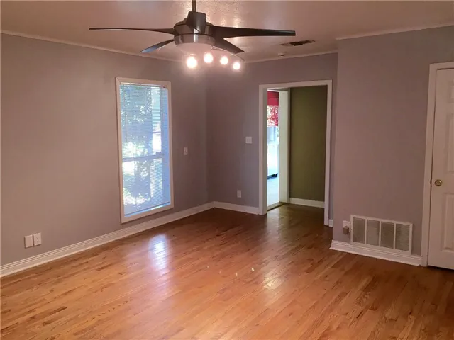 $2,700 | 1124 B Reagan Terrace, Unit B, Austin, TX 78704