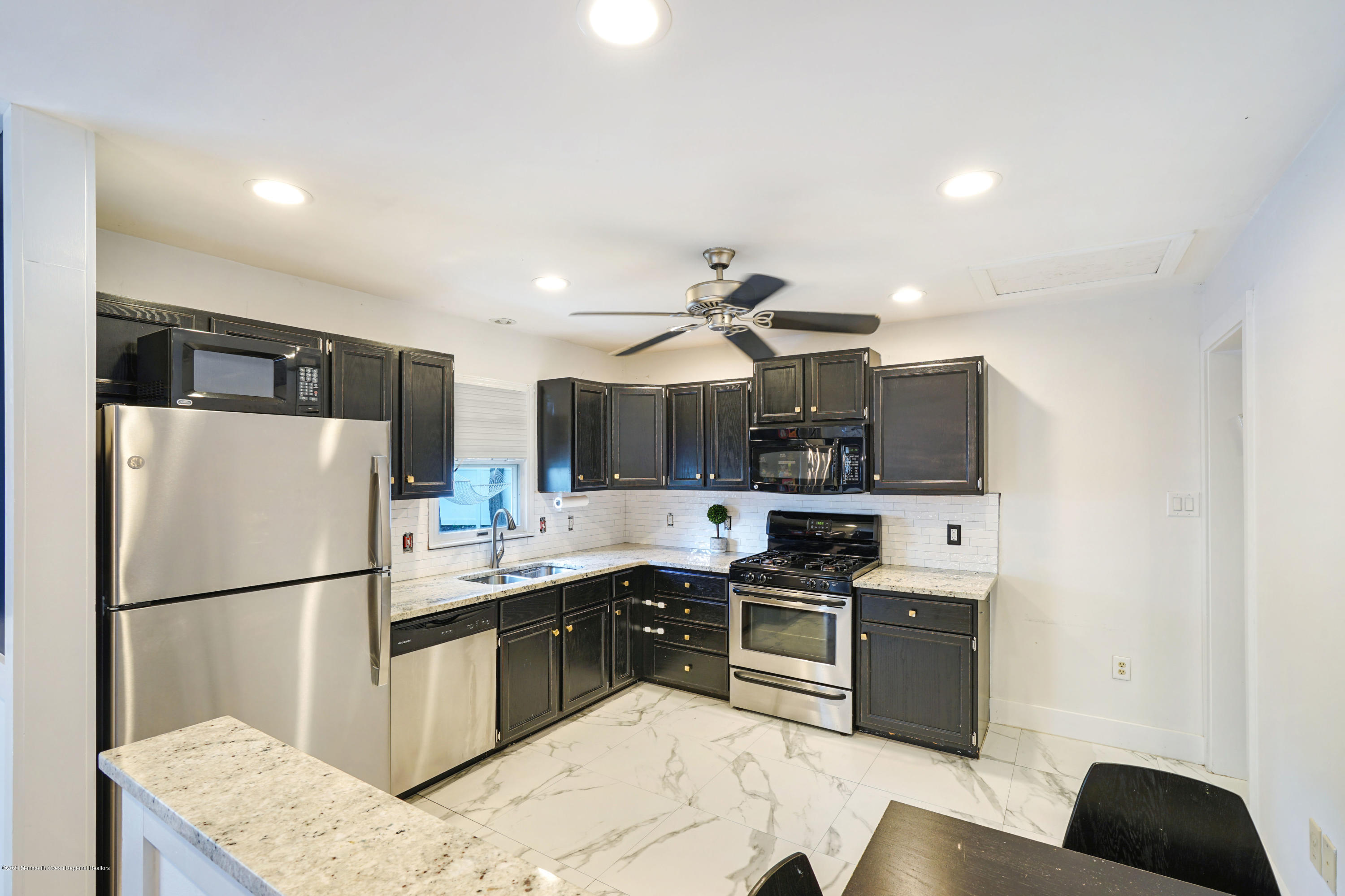92 Hickory Hill Road Jackson, NJ 08527 - Photo 15 of 43 Kitchen with Granite Counters