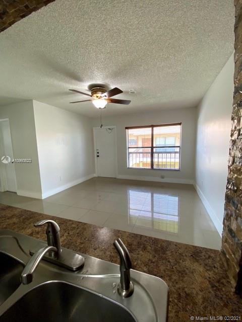 2615 West 67th Place, Unit 2111 Hialeah, FL 33016 - Photo 4 of 21