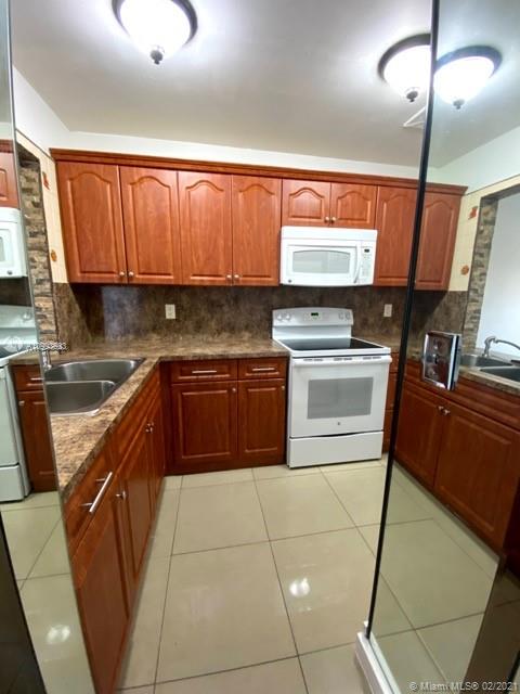 2615 West 67th Place, Unit 2111 Hialeah, FL 33016 - Photo 5 of 21