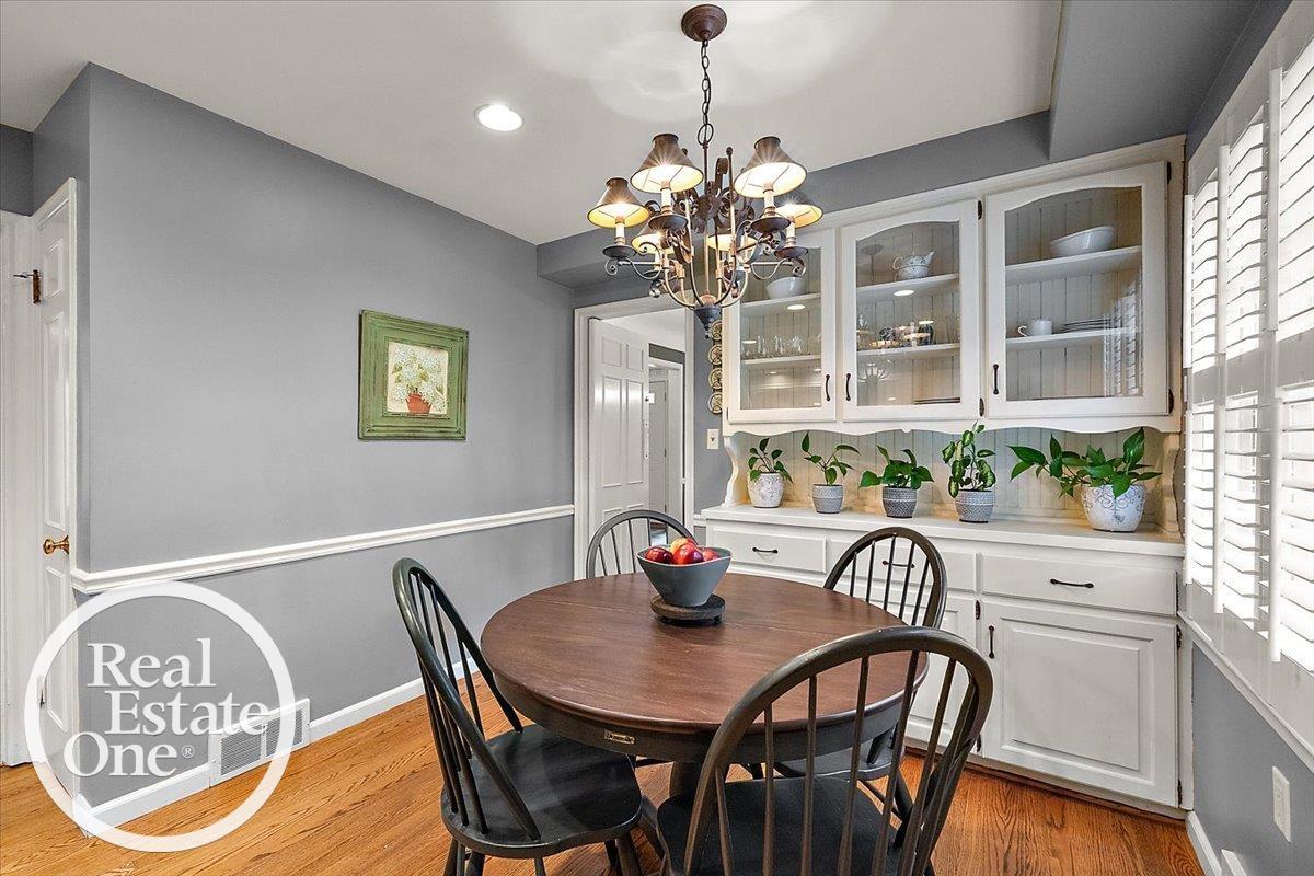 324 Cloverly Road Grosse Pointe Farms, MI 48236 - Photo 10 of 46