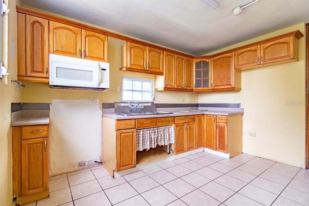 830 Santa Olaya Ward Bayamon, PR 00956 - Photo 9 of 20 Gallery Image 9