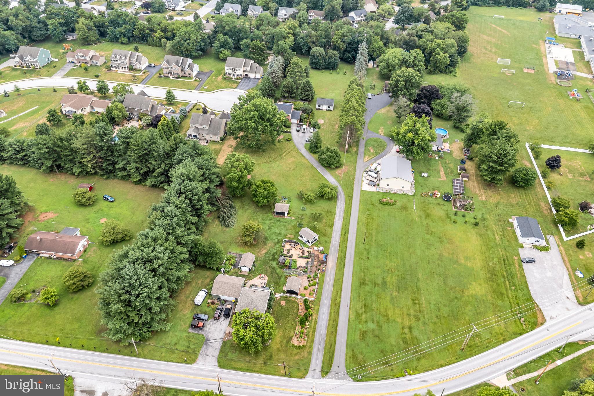 811 Greenbriar Road York, PA 17404 - Photo 7 of 57 Gallery Image 7