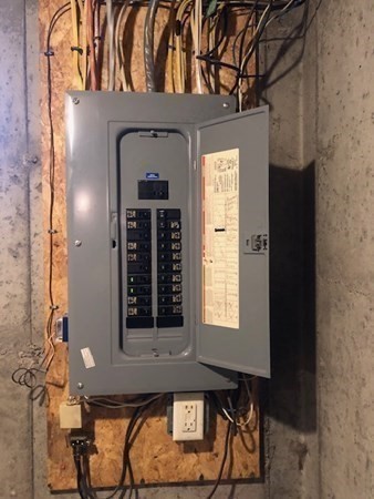 60 Cushing Road Webster, MA 01570 - Photo 26 of 30 a front view of a house with windows