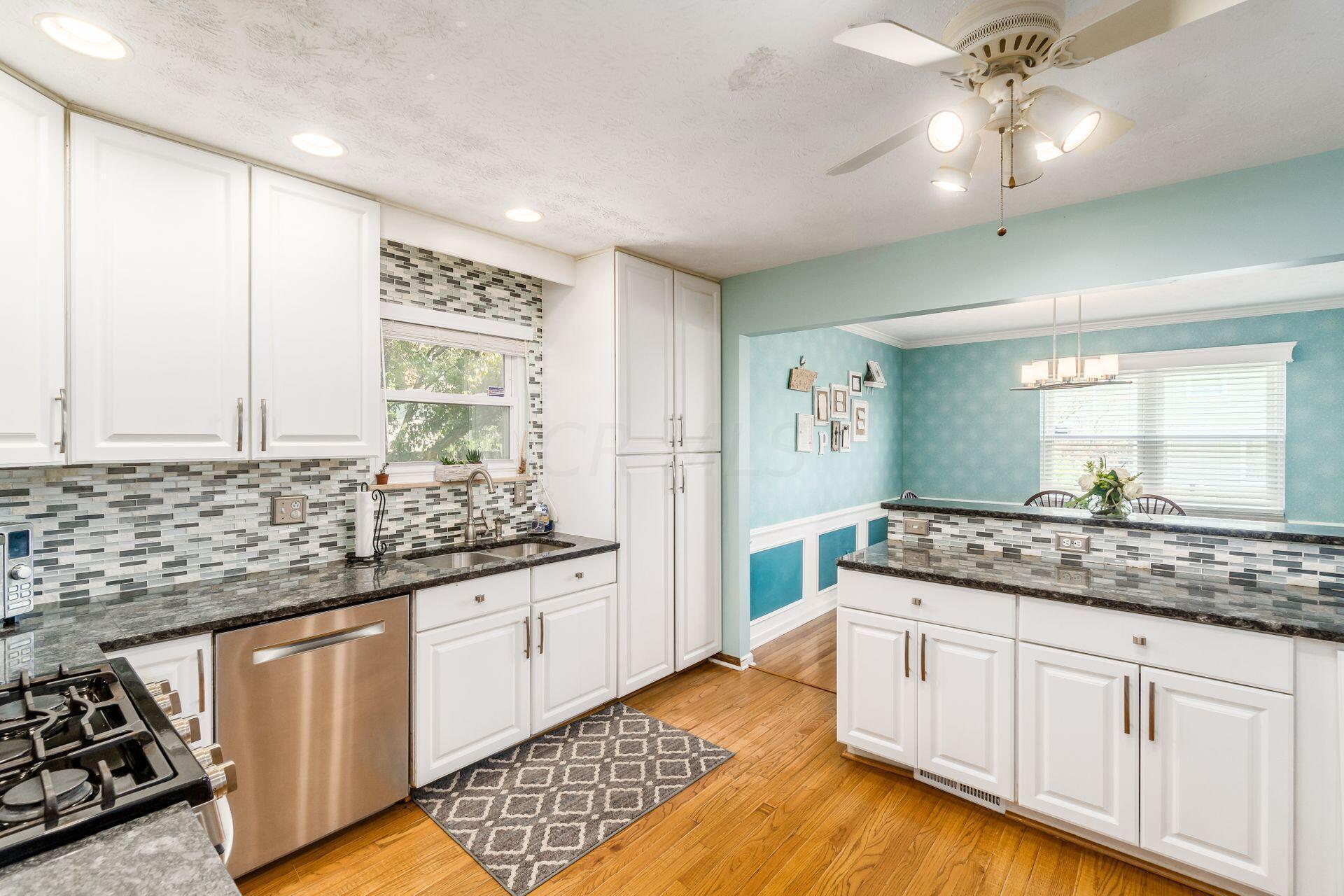 1480 Windham Road Columbus, OH 43220 - Photo 25 of 79 Kitchen