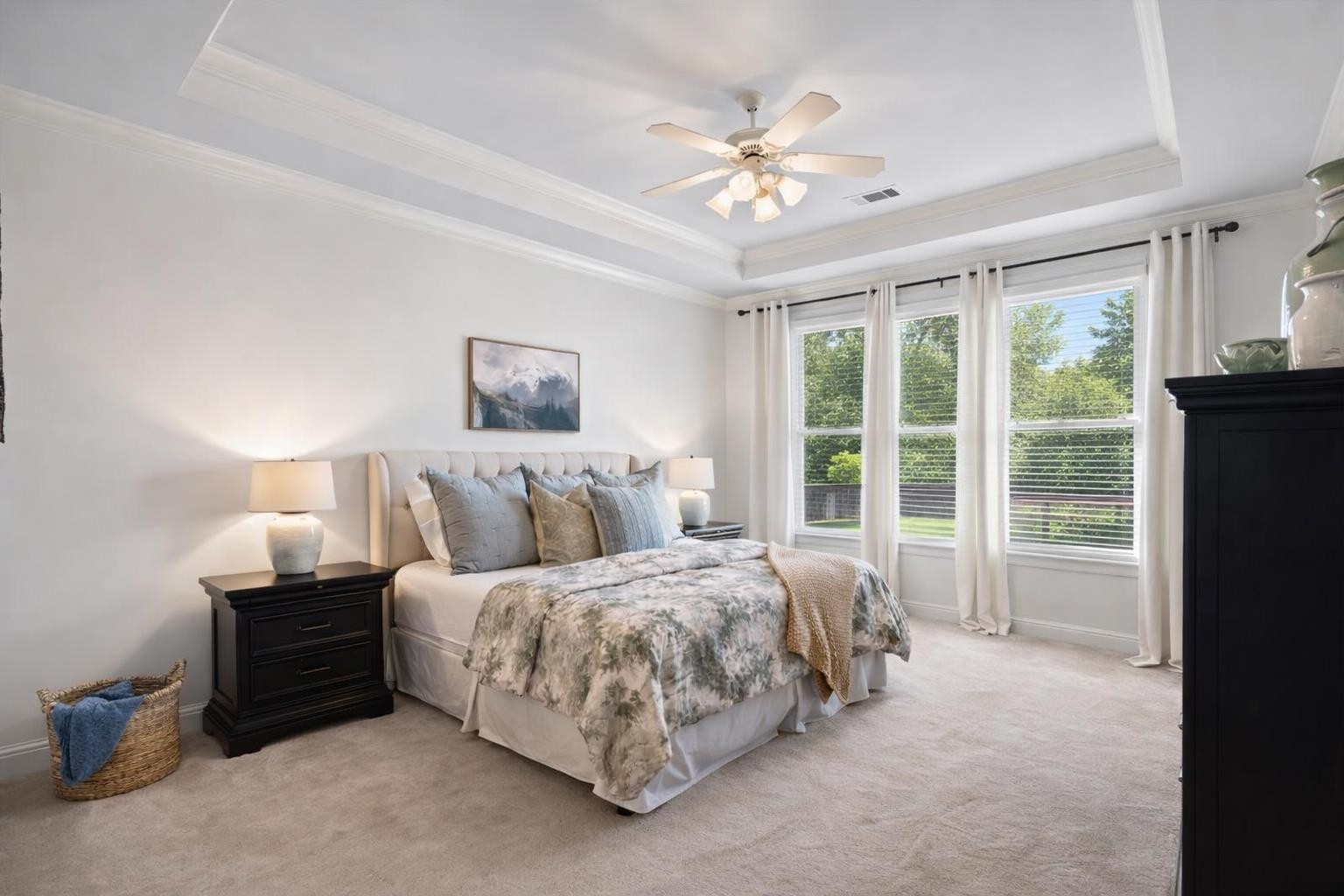 10257 Old Course Cove Collierville, TN 38017 - Photo 25 of 38 a bedroom with a bed lamp and a large window