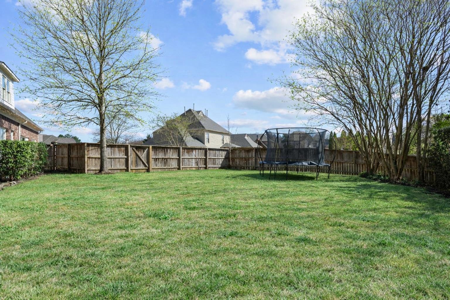 10257 Old Course Cove Collierville, TN 38017 - Photo 10 of 38 a front view of a house with garden
