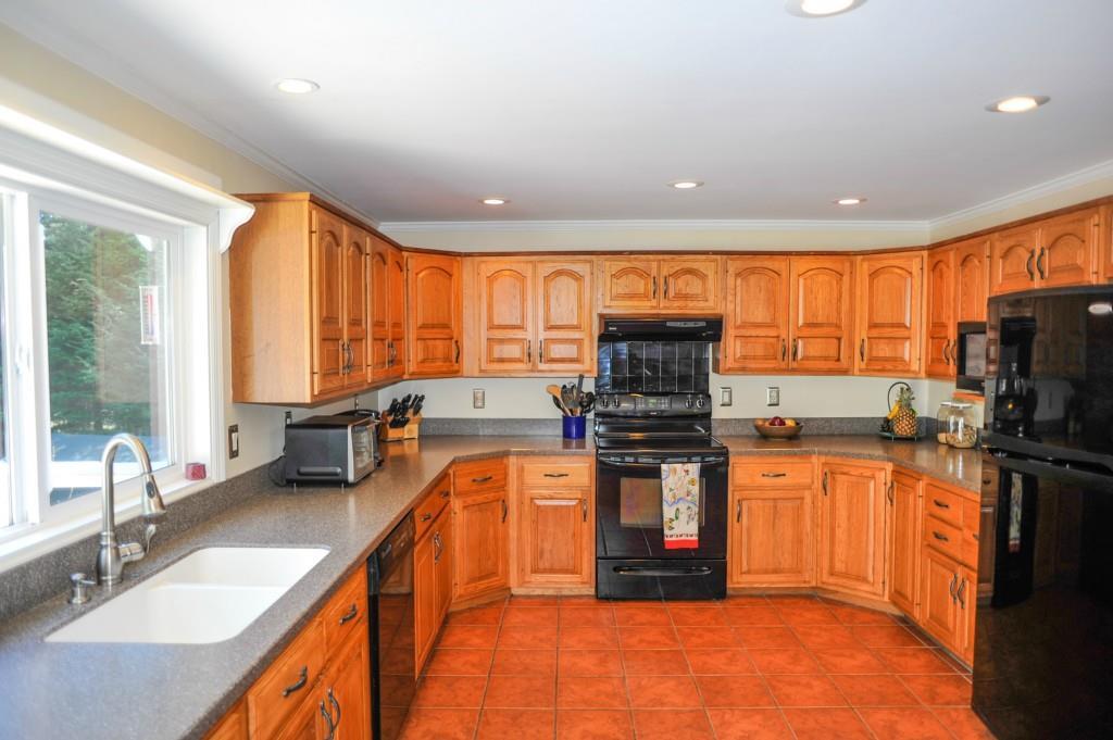 5 Lockwood Lane Cumberland Center, ME 04021 - Photo 2 of 21 Kitchen