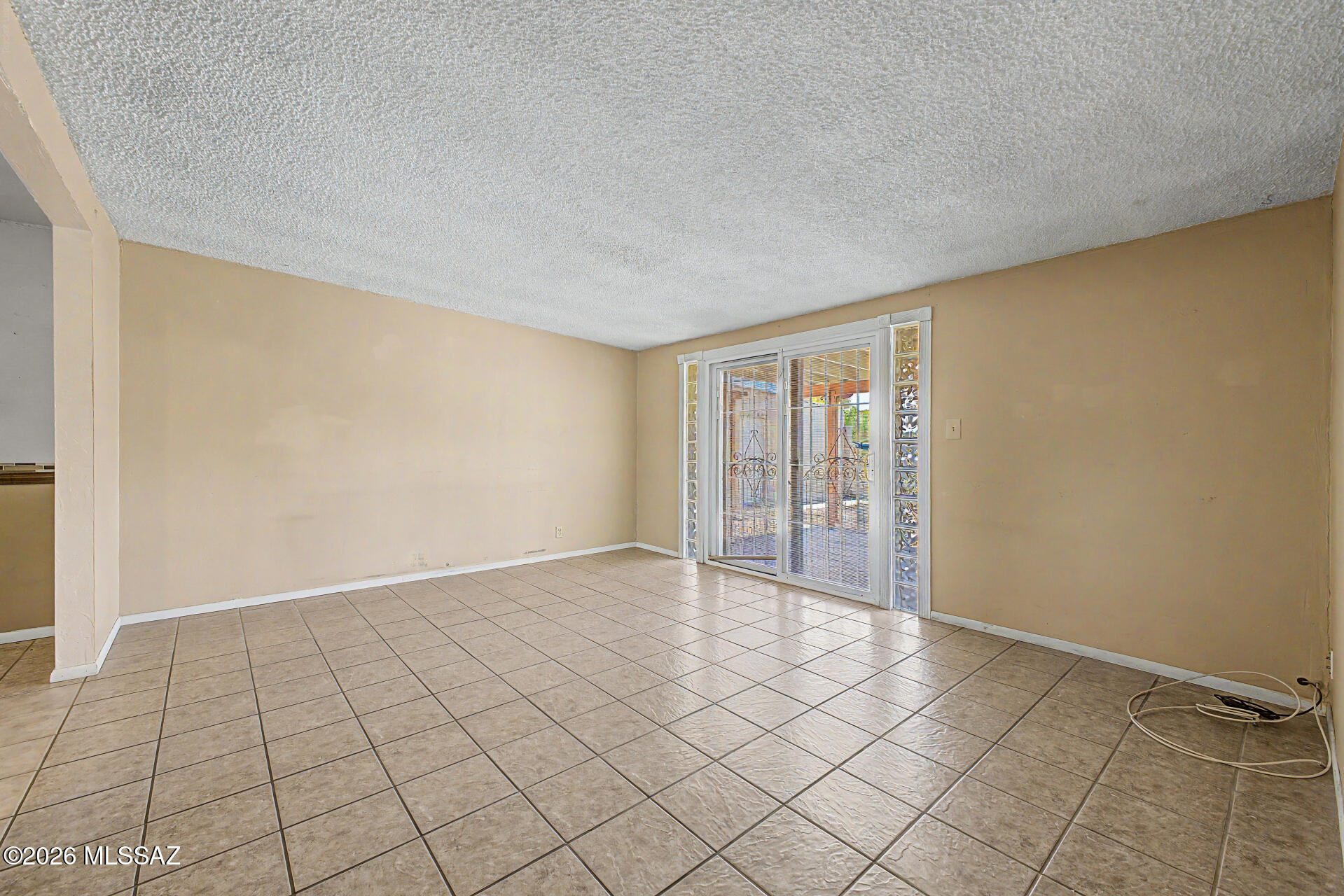 7640 East 27th Street Tucson, AZ 85710 - Photo 9 of 33 4 - 27th