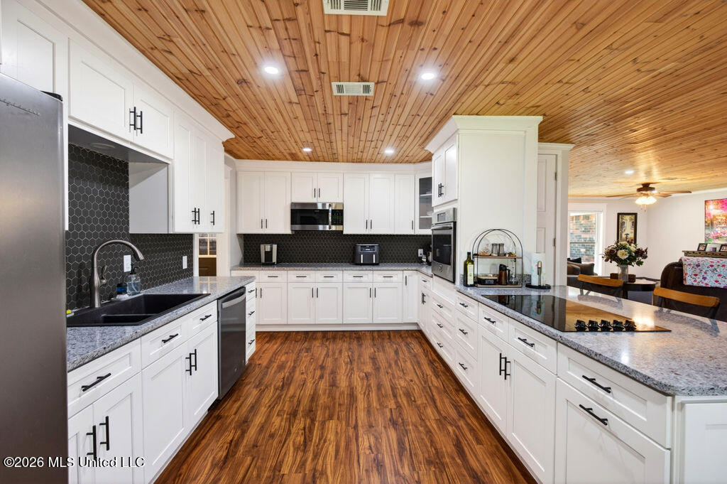 2188 George Walton Drive Biloxi, MS 39531 - Photo 16 of 49 2188GeorgeWaltonDr.-19