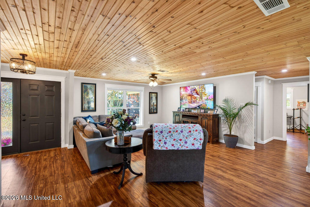 2188 George Walton Drive Biloxi, MS 39531 - Photo 6 of 49 2188GeorgeWaltonDr.-9