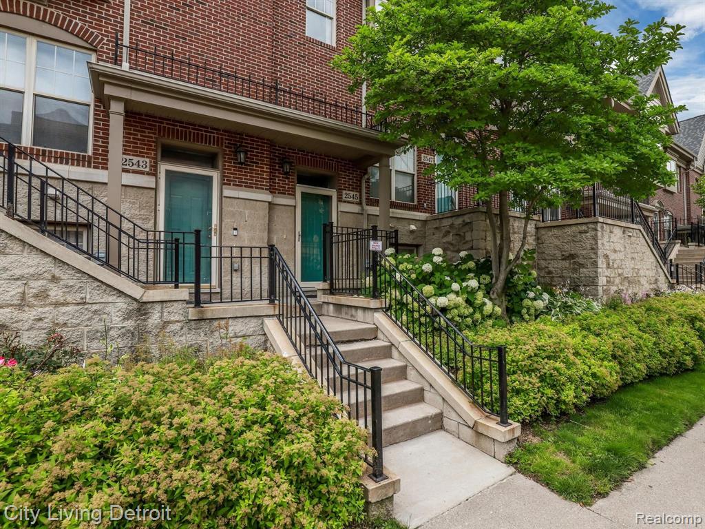 2545 John R Street Detroit, MI 48201 - Photo 2 of 37