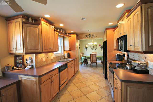 4086 West Wilson Road Clio, MI 48420 - Photo 3 of 25 21122115-2.JPG